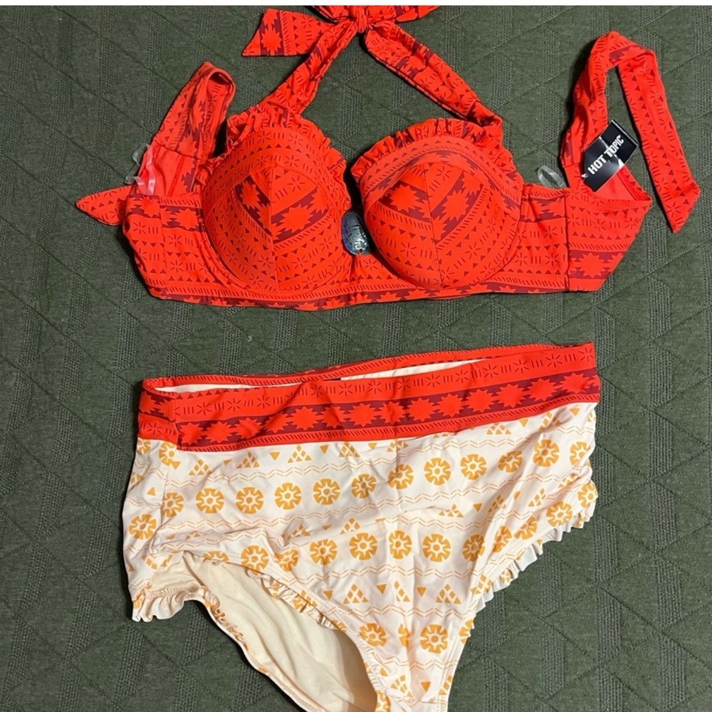 Disney’s Women’s Plus Size Moana 2 Piece Bathing Suit -